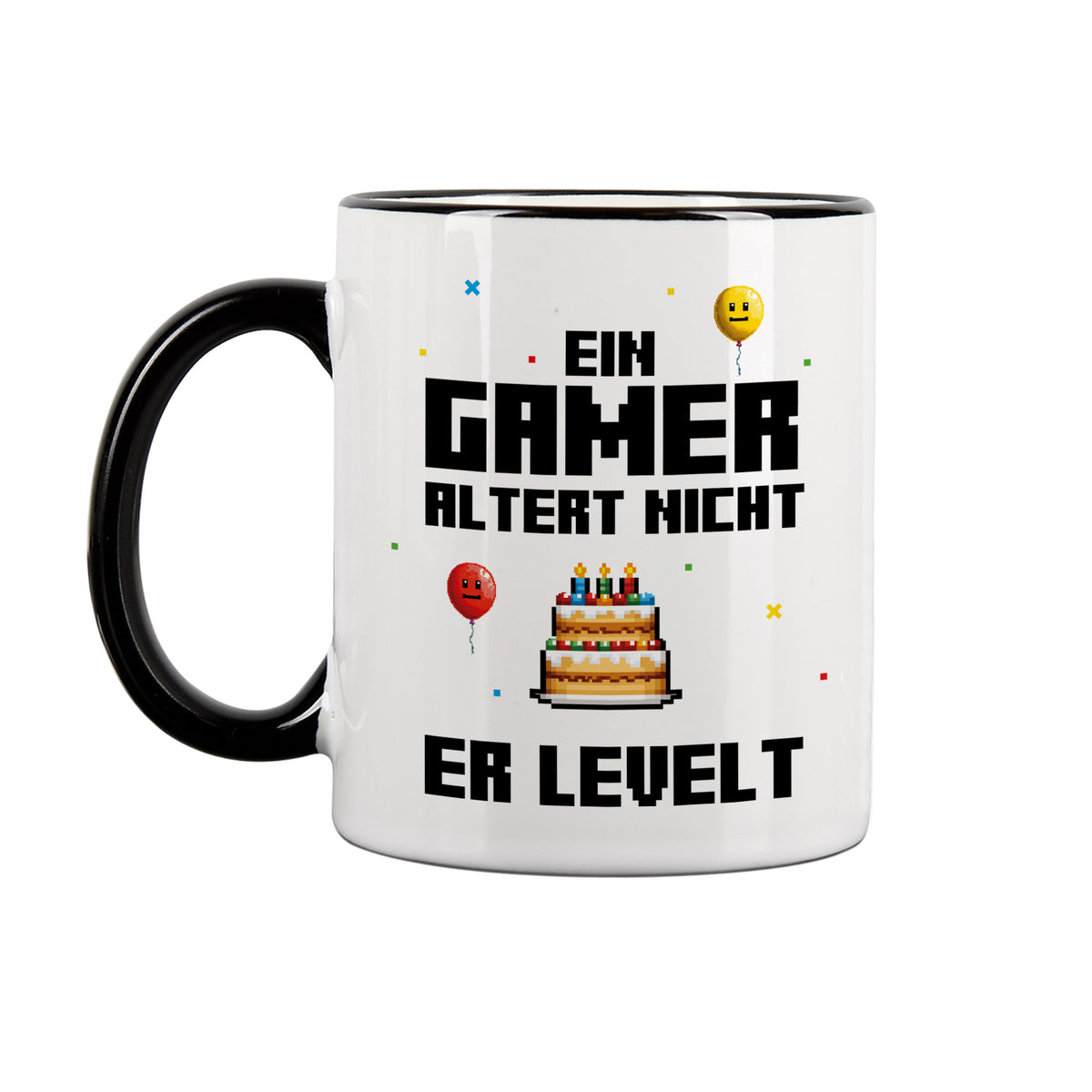Gamer Tasse mit schwarzem Henkel und Spruch „Ein Gamer altert nicht – er levelt“ freigestellt