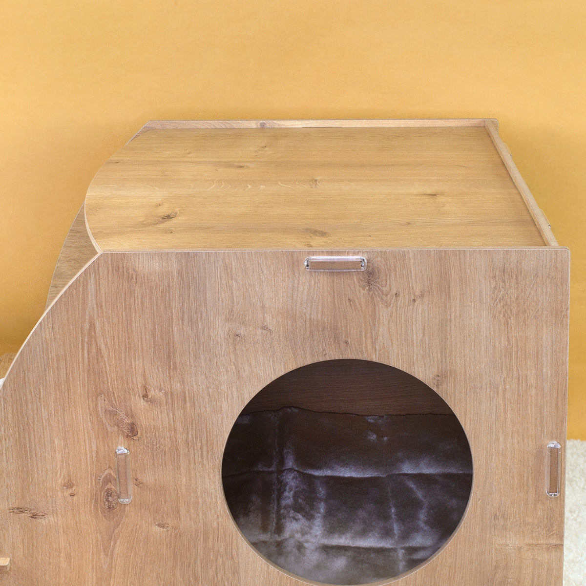 Detailansicht des oberen Liegeplatzes am Katzenhaus in Eiche-Optik