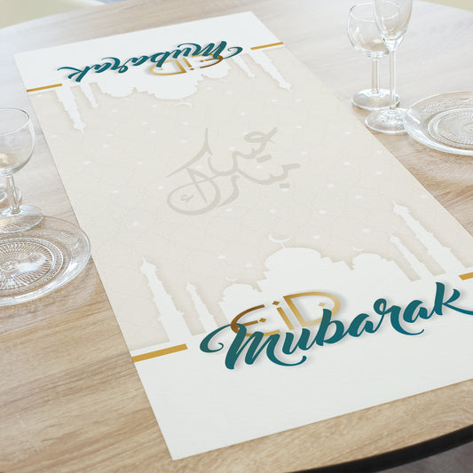 Ramadan Tischdekoration mit Tischläufer und festlichem Gedeck