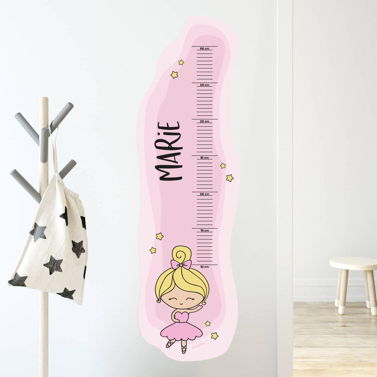 Großes Wandtattoo mit Größenskala und Ballerina Motiv