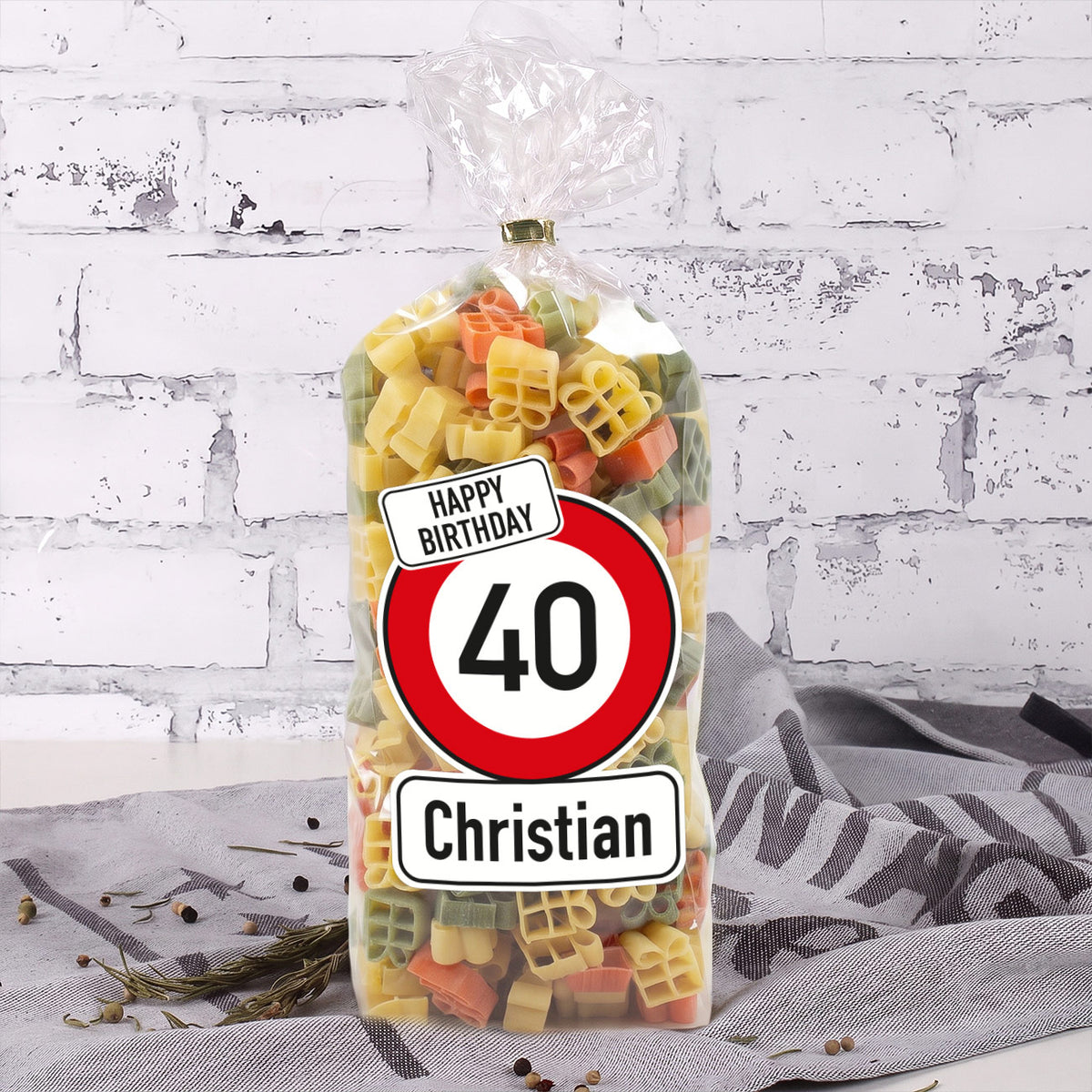 Geschenknudeln zum Geburtstag mit Name und Alter für Christian