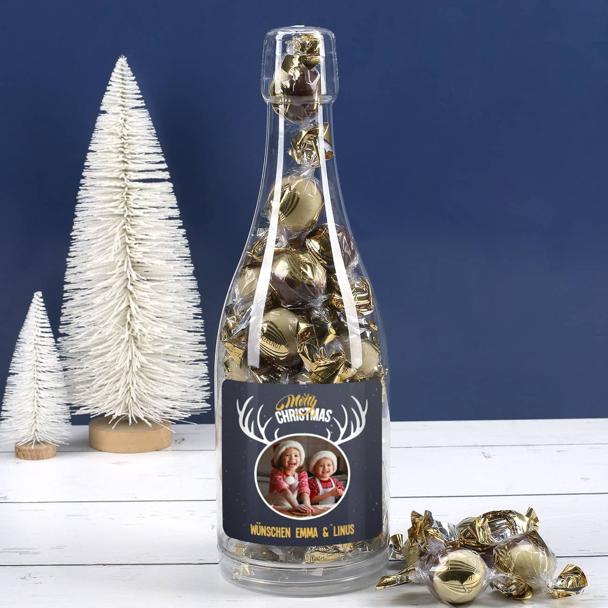 Weihnachtsetikett mit Fotoaufdruck auf der Pralinenflasche