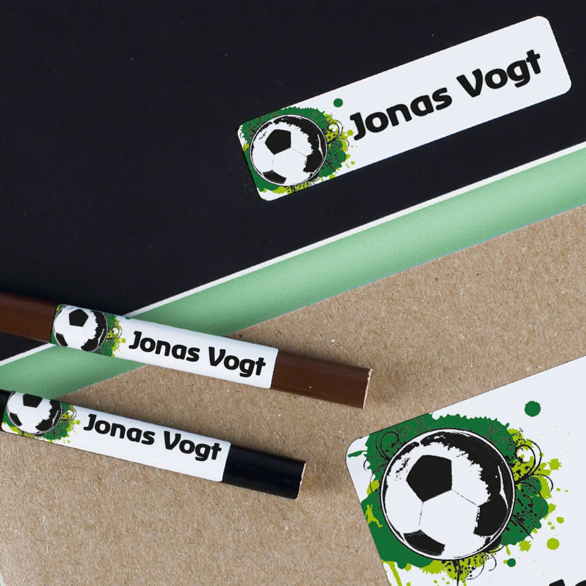 3 verschiedene Größen mit Name und Fußball bedruckt