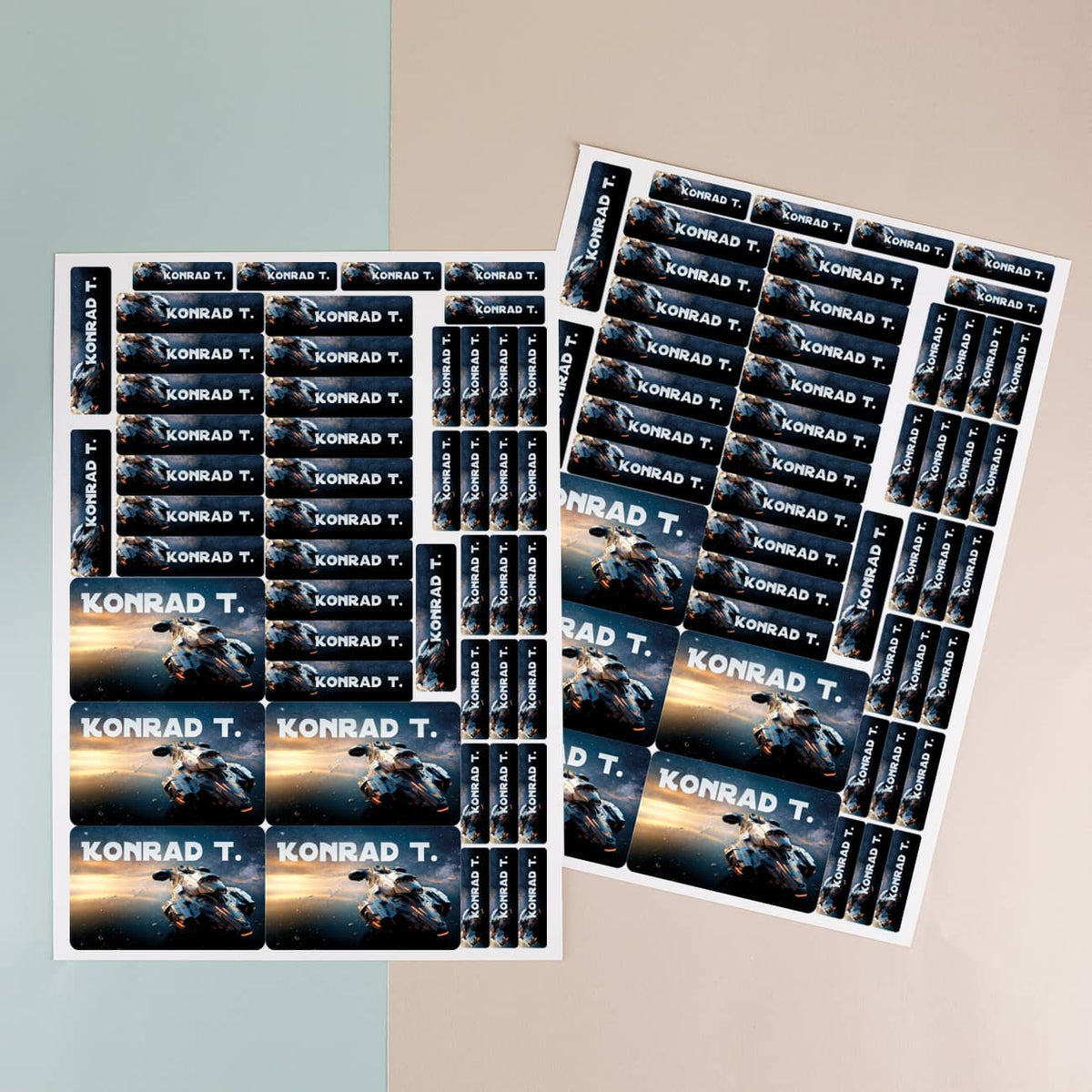 100 Namenssticker mit Raumschiff