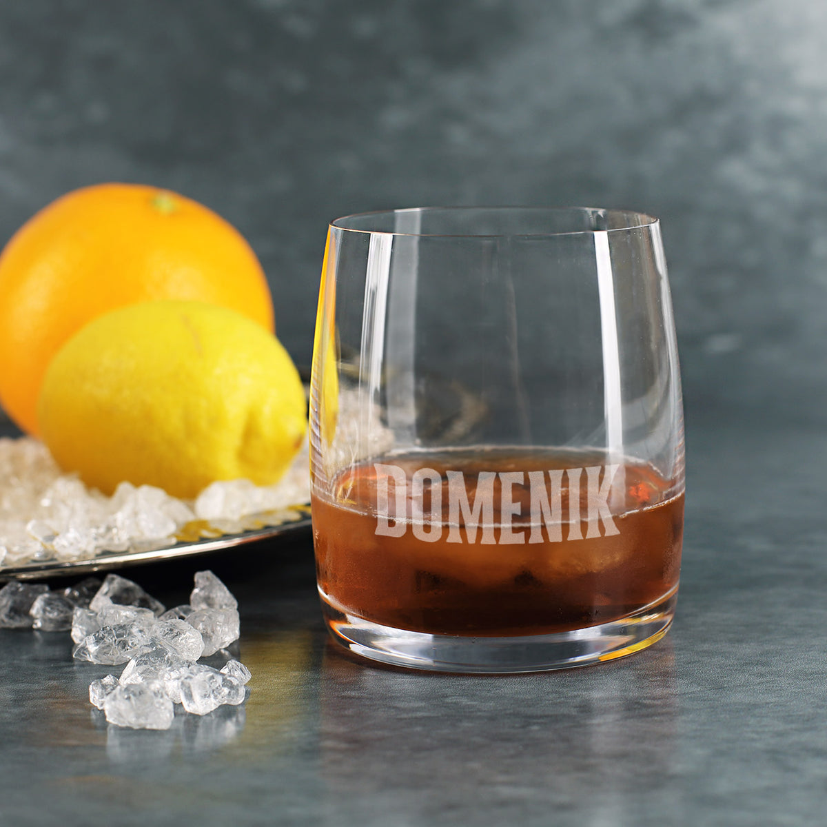 Modernes Whiskyglas mit individueller Namensgravur