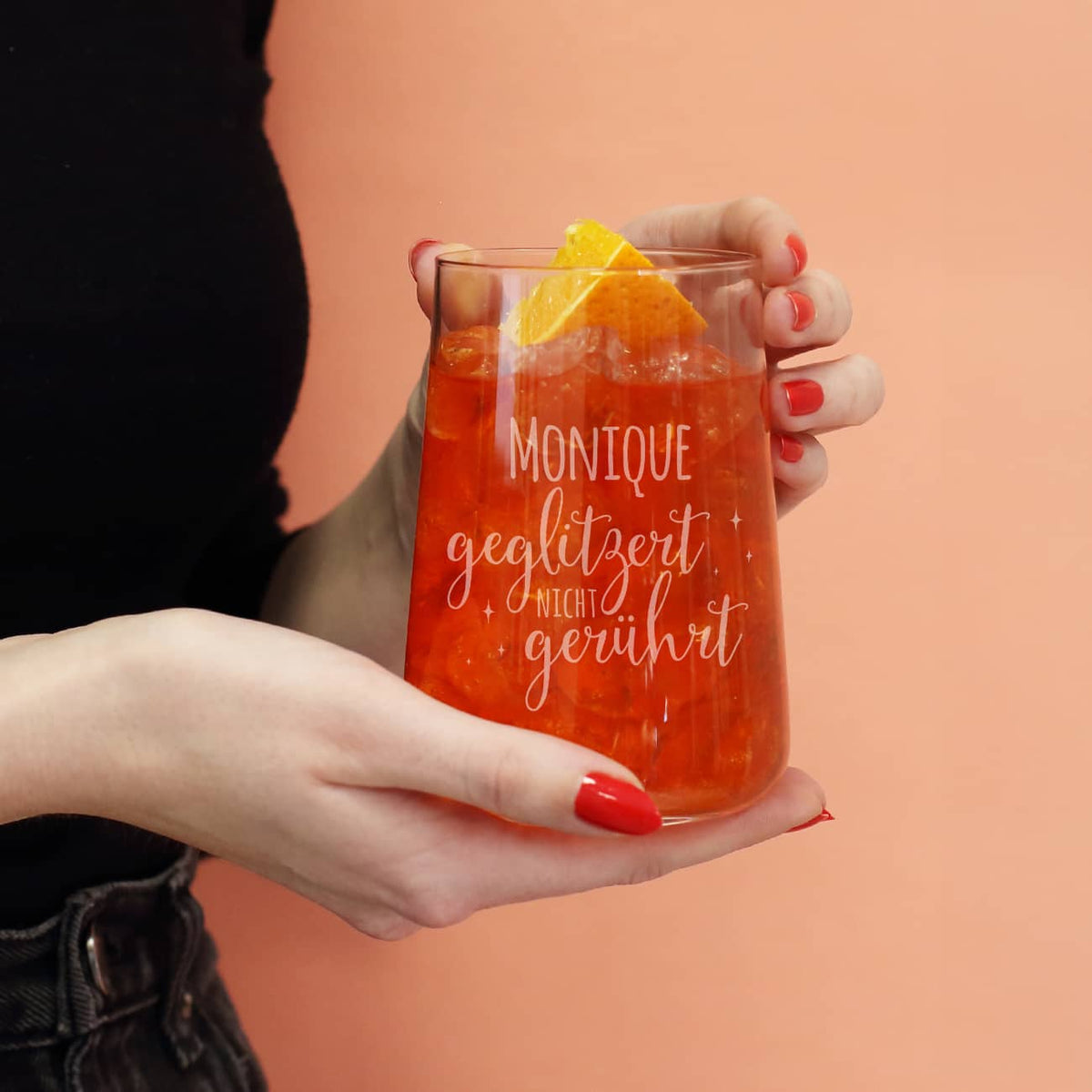 Glas mit Namensgravur "geglitzert nicht gerührt" 