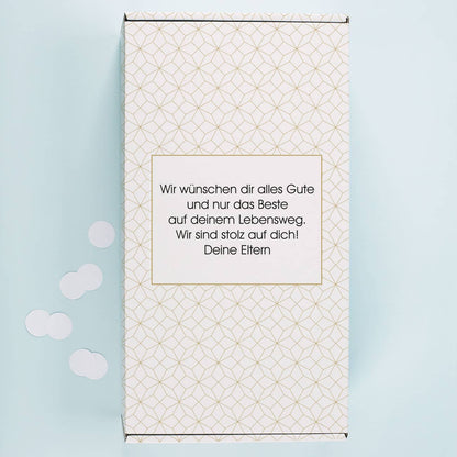 Weiße Geschenkverpackung mit Wunschtext