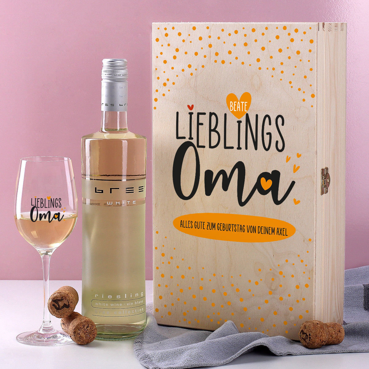 Lieblingsoma - Weingeschenk mit bedrucktem Glas in bedruckter Holzverpackung