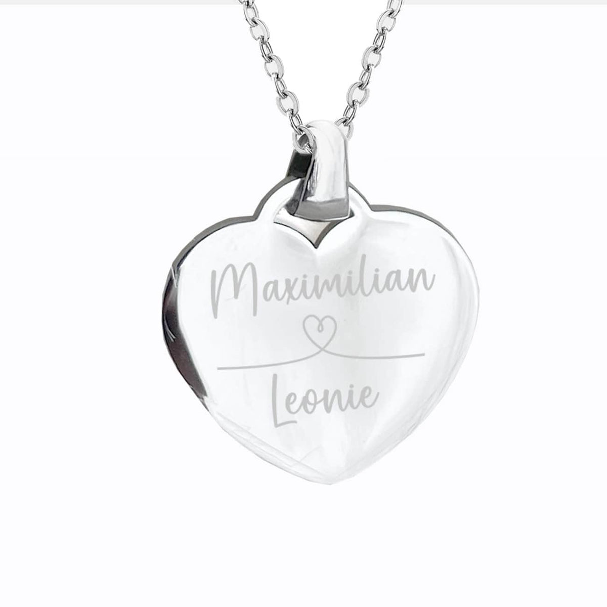 Herzkette mit Gravur zweier Namen und Herz zum Valentinstag in Geschenkbox