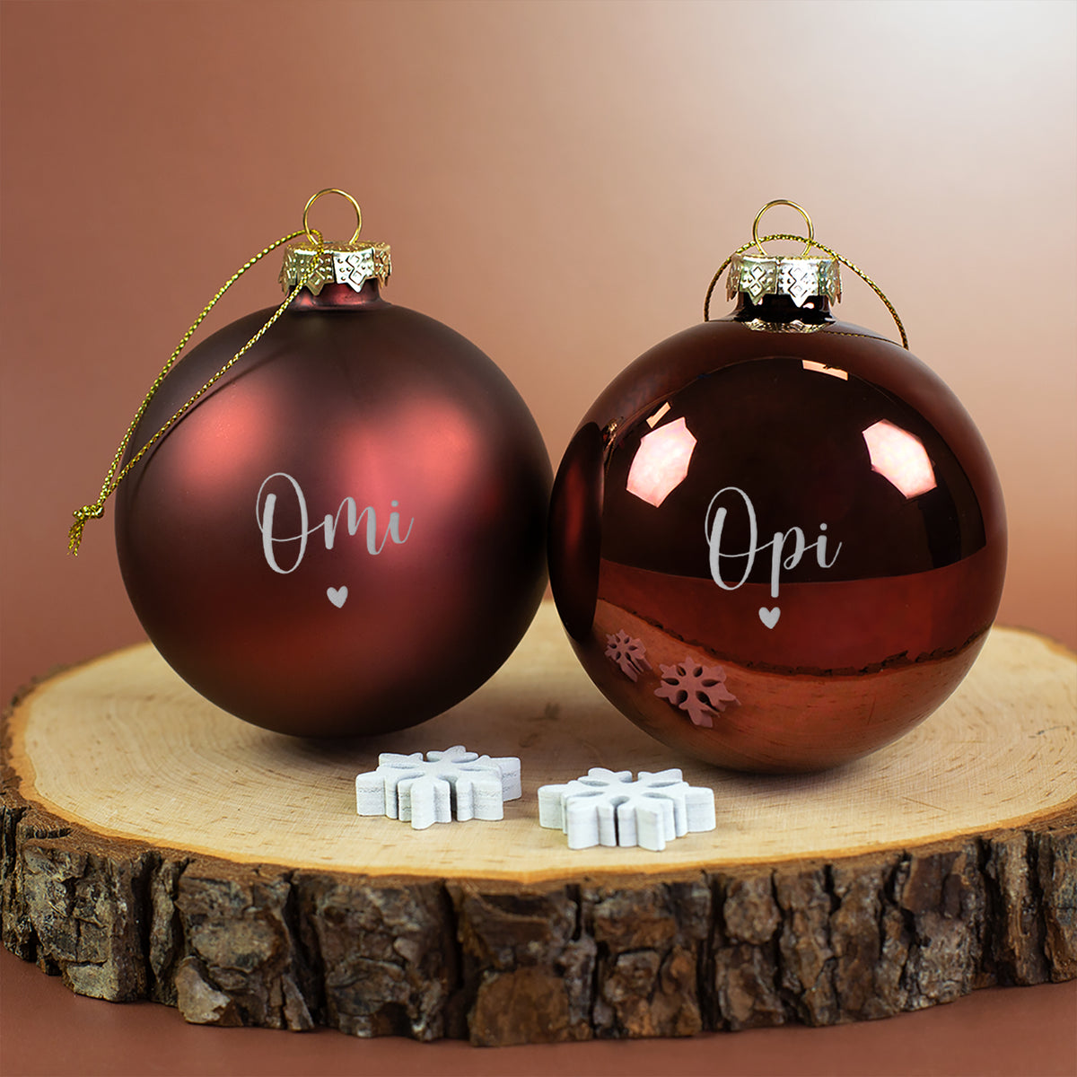 Weihnachtskugel mit Ihrem Wunschnamen und kleinem Herzchen graviert