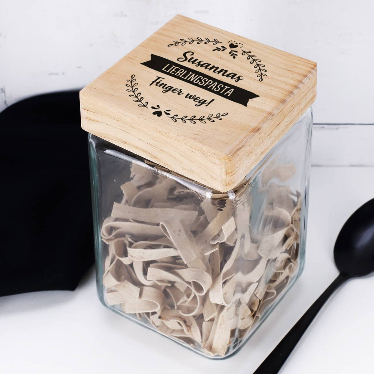 Vorratsglas mit personalisiertem Holzdeckel als Geschenk