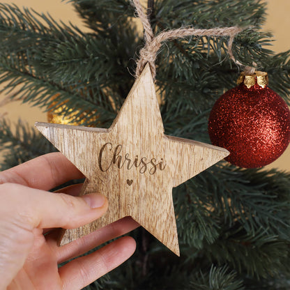 Personalisierter Holzstern mit Gravur
