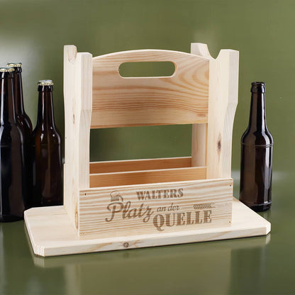 Männertag Bierträger-Hocker "Platz an der Quelle" mit Name graviert