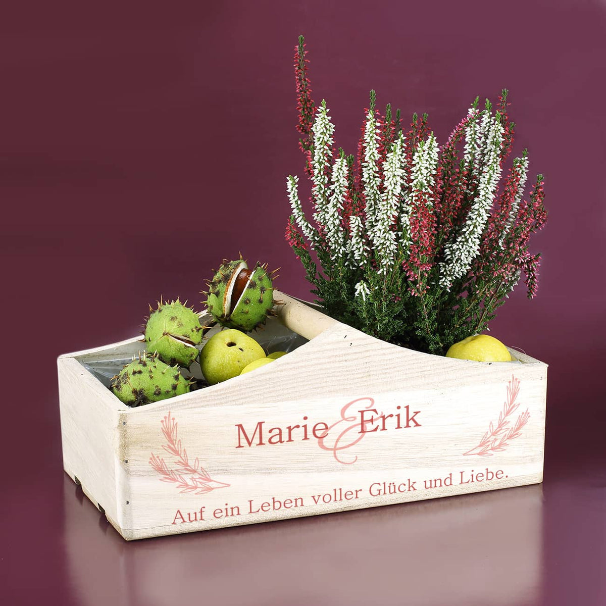 Geschenkkorb aus Holz mit Ihrem Wunschdaten zum Hochzeitstag
