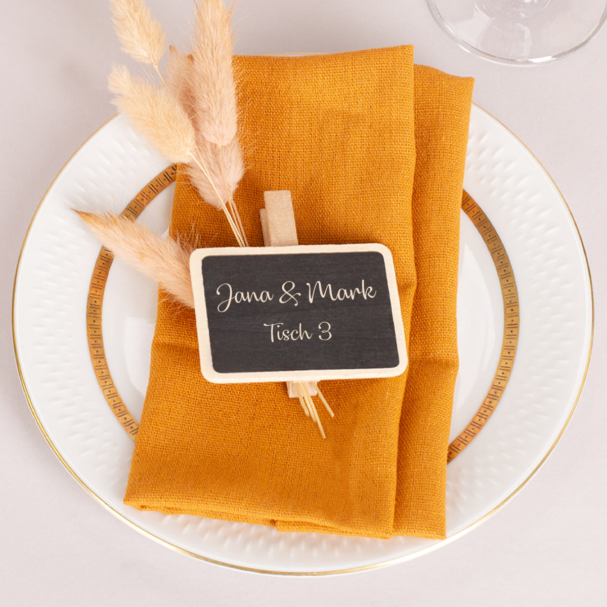 Tischnummer als Holztafel mit Wunschtext für Hochzeiten, Geburtstage & Feiern