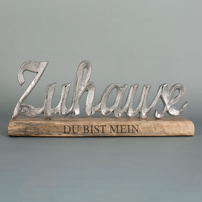 Gravierte Skulptur "Zuhause" mit Wunschtext - Dekoration aus Aluminium mit Holzsockel