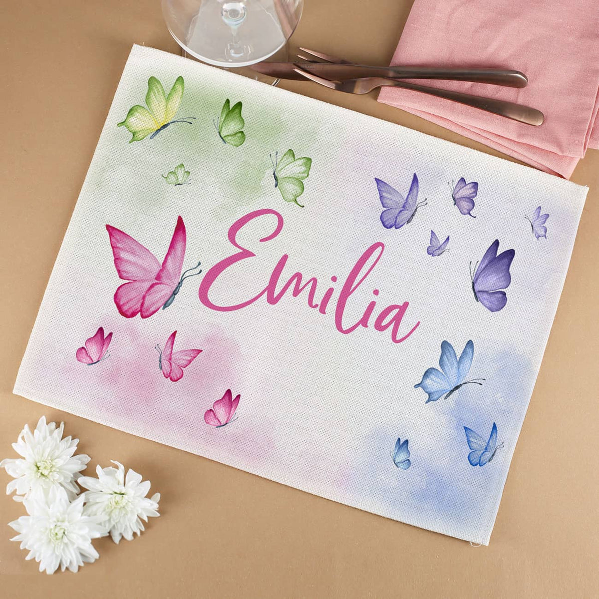 Platzdeckchen aus Stoff mit Schmetterling Motiv und mit Name personalisiert
