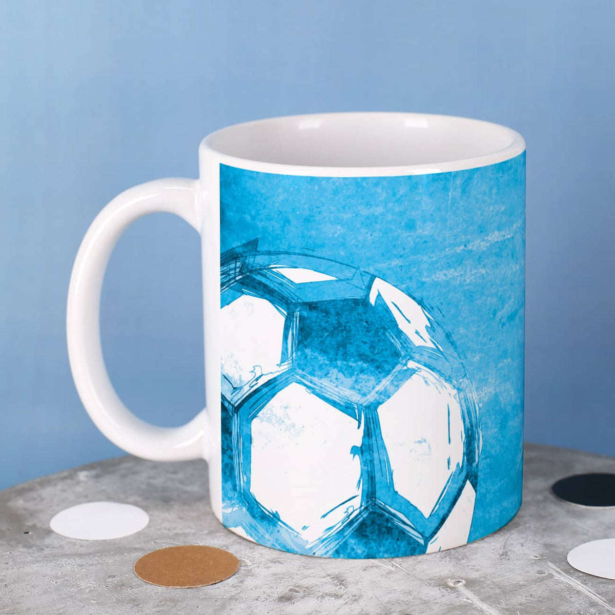 Blaue Fußballtasse rundum bedruckt