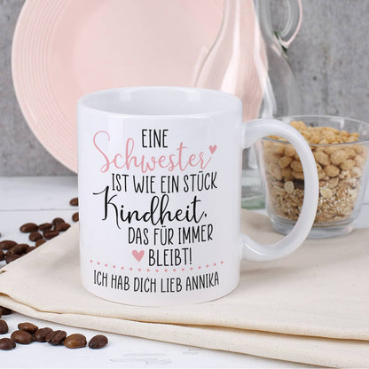 Beidseitig bedruckte Tasse für die Schwester mit Text nach Wunsch
