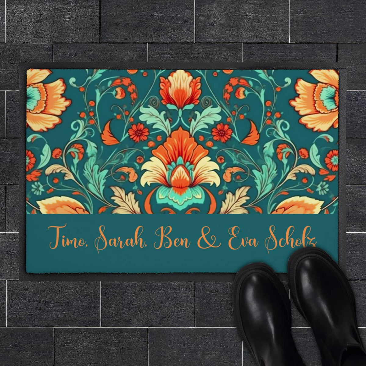 Fußmatte im Boho-Stil mit Blumenmuster und Wunschtext 