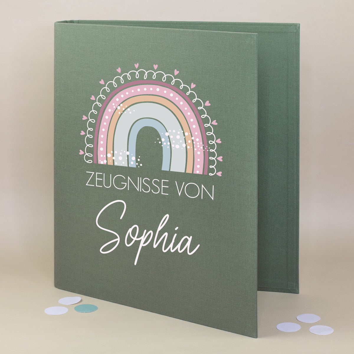 Zeugnismappe aus Leinen in Grün mit Regenbogenmotiv und Name Sophia bedruckt