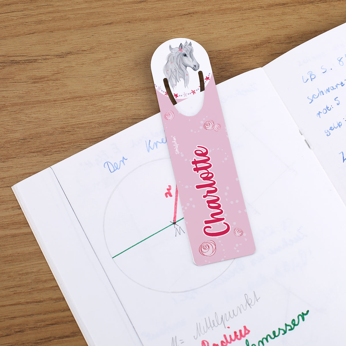 Lesezeichen mit Schimmel, Blumen und Name