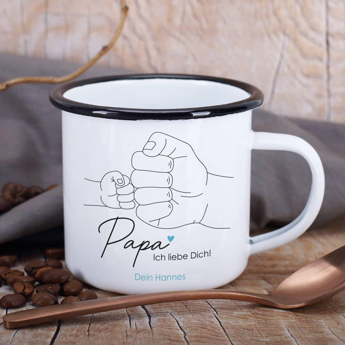 Tasse aus Metall und Emaille als Vatertagsgeschenk
