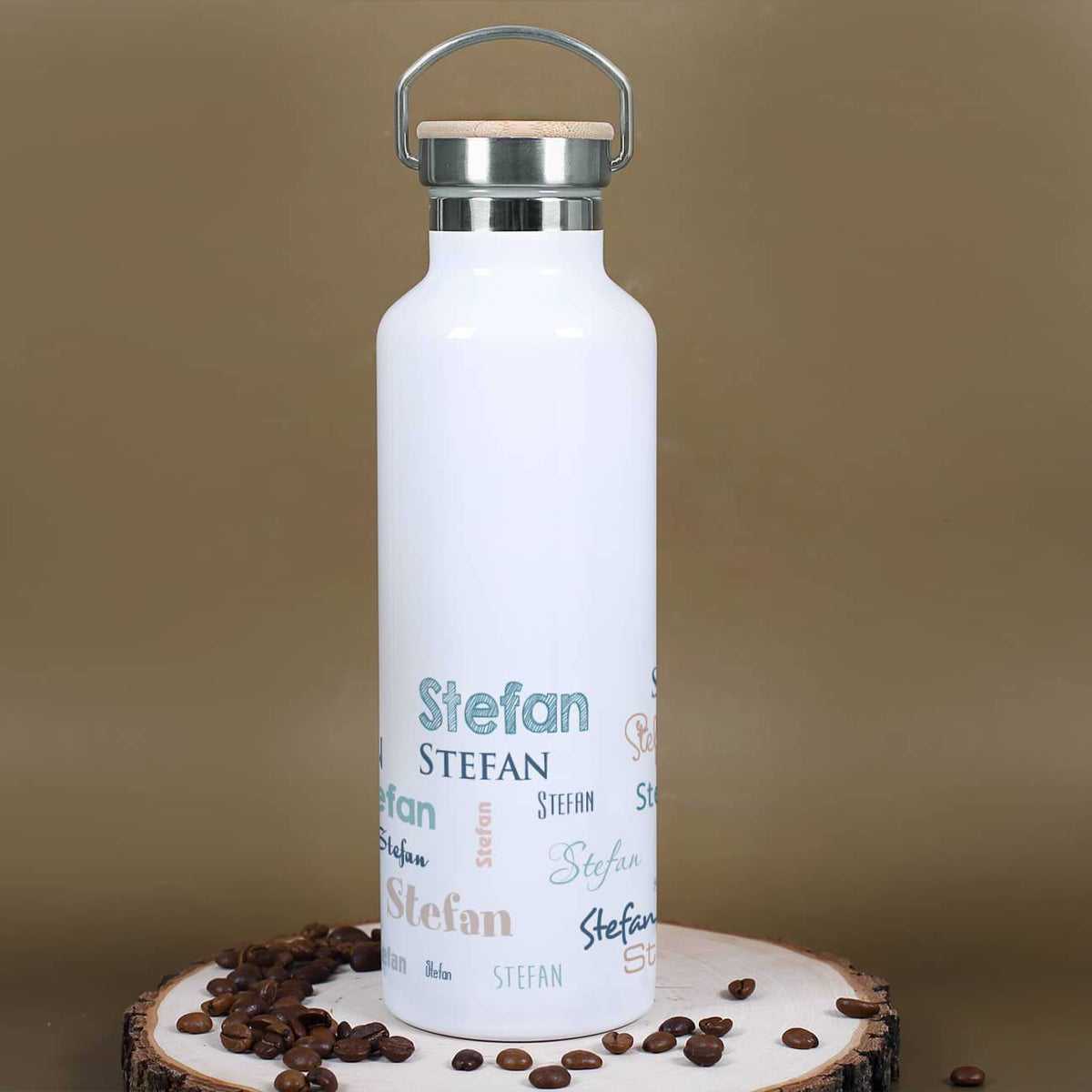 Thermosflasche in Weiß mit bunten Namen bedruckt
