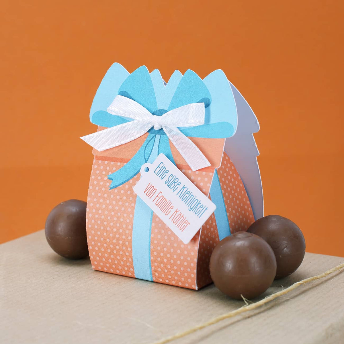 Personalisierte Geschenkschachtel mit Schokolade zum Geburtstag