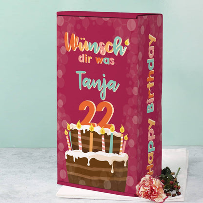 Moderne Geschenkbox mit Geburtstagstorte und Ihren Wunschangaben bestückt
