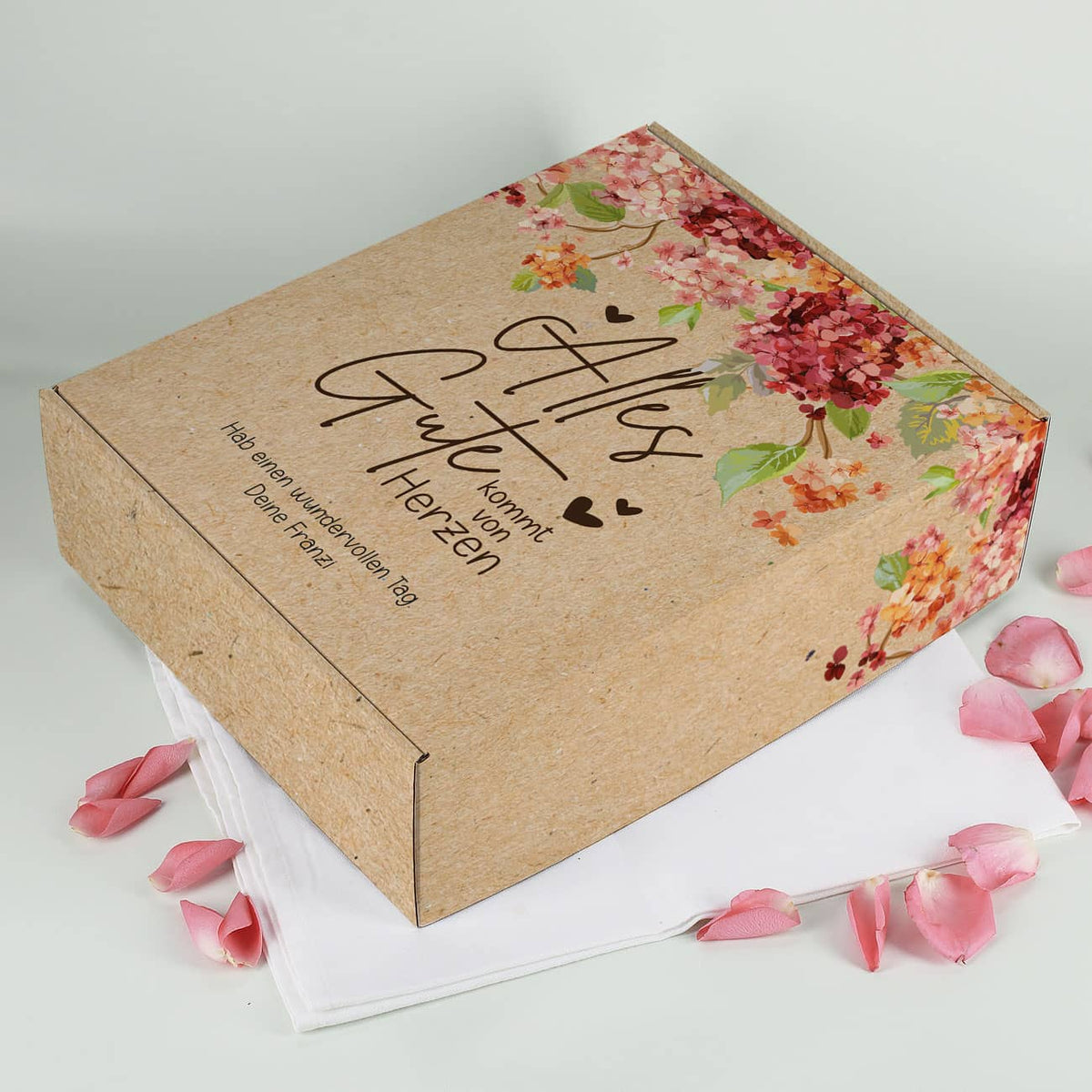 Wunderschöne Verpackung für große Geburtstagsgeschenke mit Spruch "Alles Gute kommt von Herzen" und kurzen Wunschtext