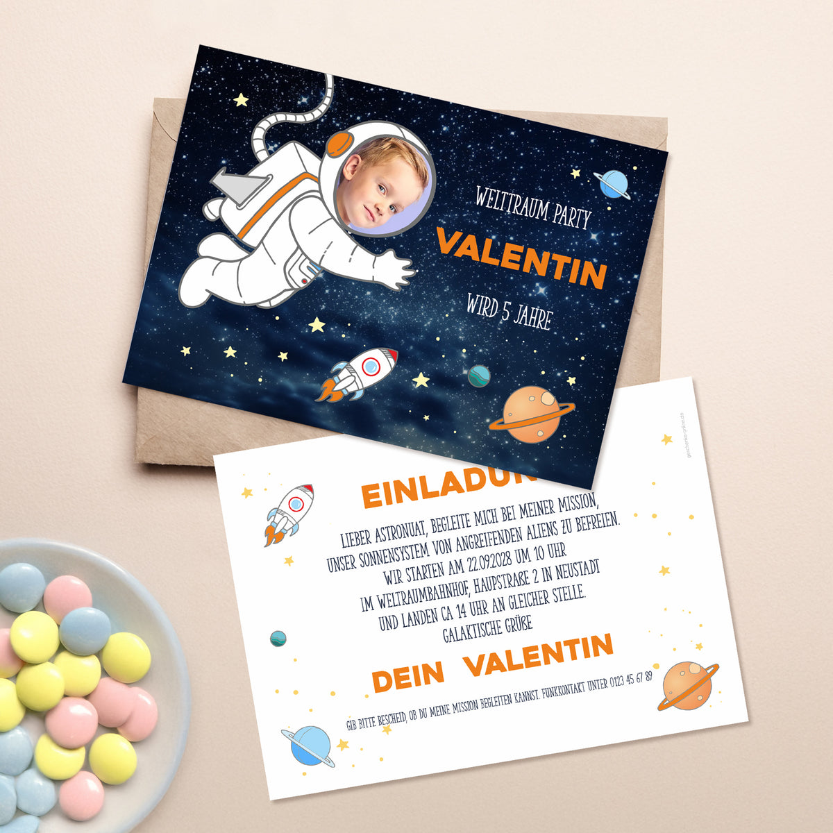 Personalisierte Einladungskarte zum Kindergeburtstag mit Foto und Weltraum-Motiv