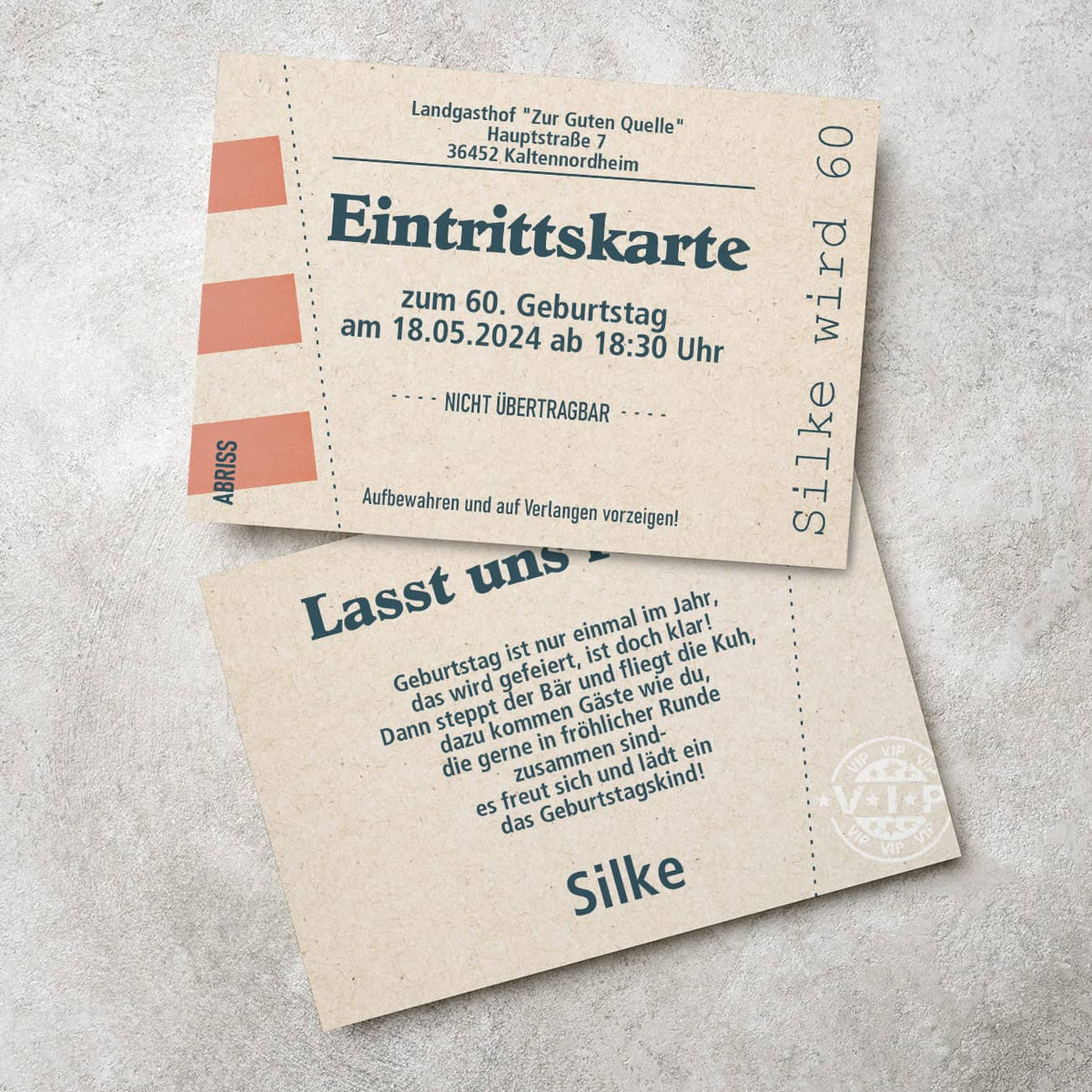 Mit allen wichtigen Informationen & Text nach Wunsch personalisiert