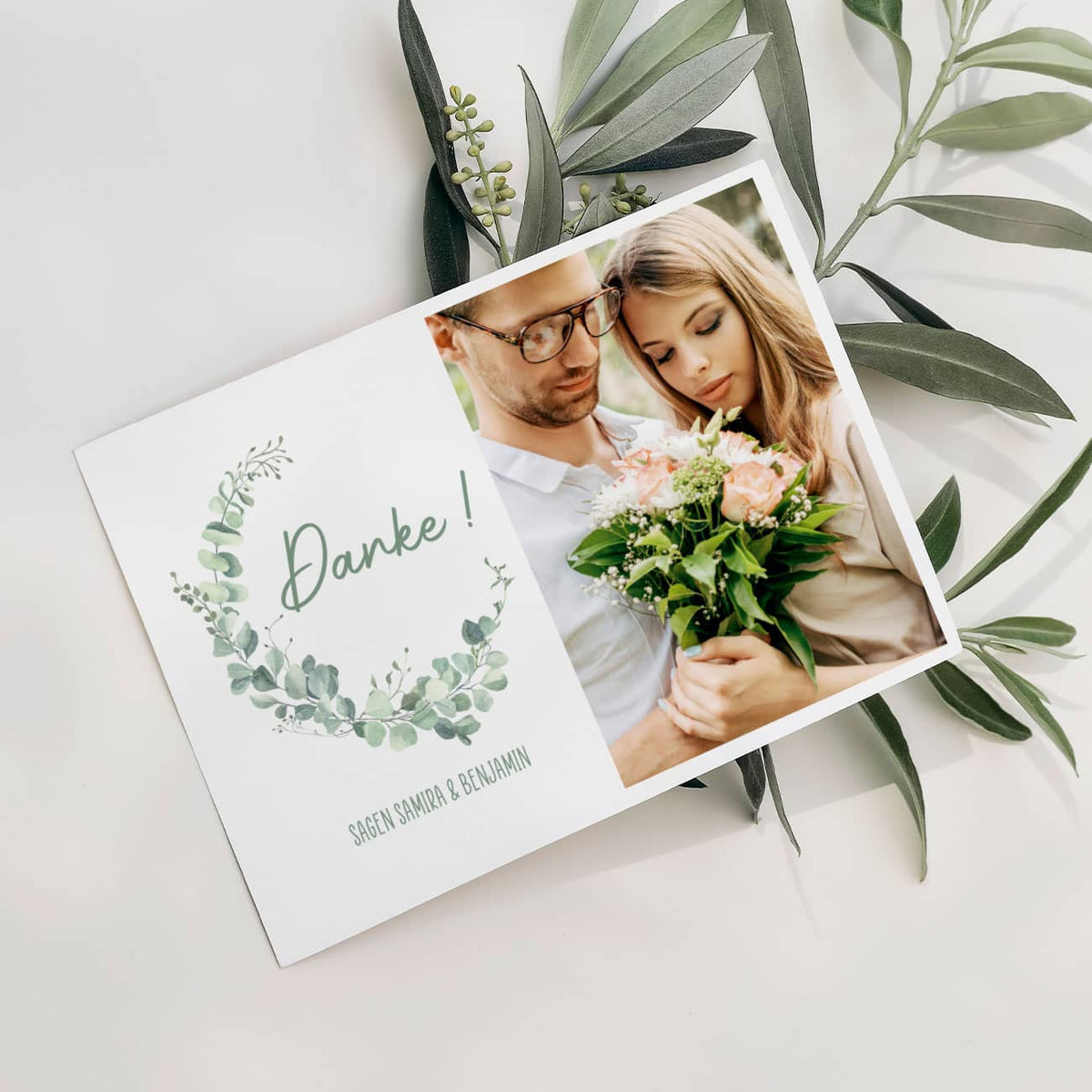Danksagungskarte zur Hochzeit mit Eukalyptus und Ihrem Foto