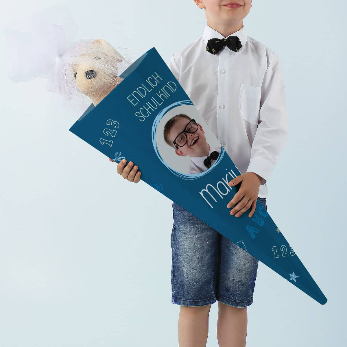 Schultüte in blau mit Foto, Name, Datum und Endlich Schulkind-Motiv