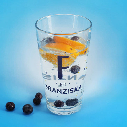 Trinkglas mit Wunschname und Initial bedruckt