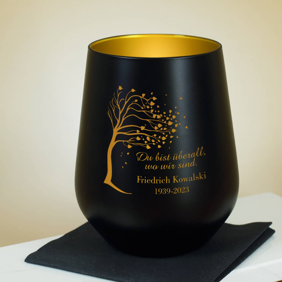 Trauer-Windlicht mit Baum, Spruch und Ihren Wunschangaben graviert