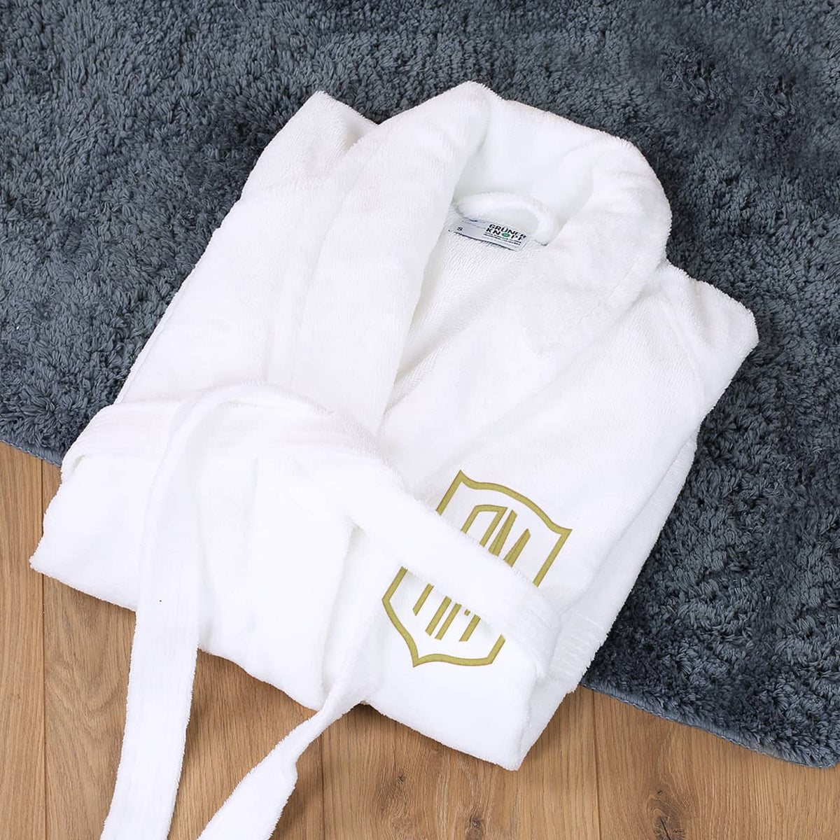 Weißer Bademantel mit Initialen bestickt in Gold, Unisex Gr. S-XL