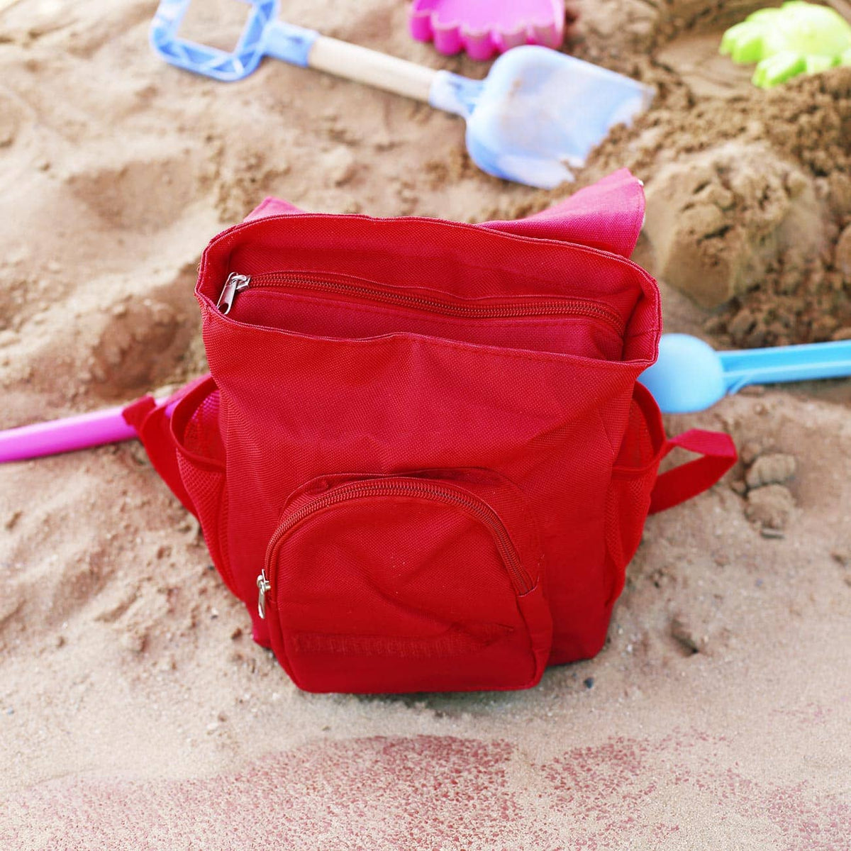 Verschiedene Taschen zum Verstauen der Besitztümer