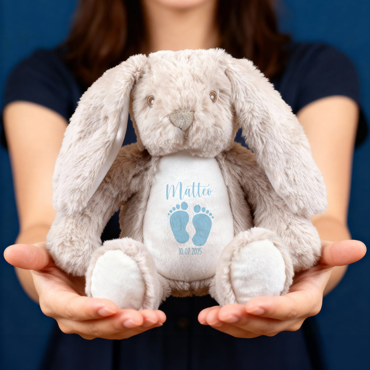 Kuscheltier Hase mit Babyfüßchen | Personalisiert mit Name & Datum zur Geburt & Taufe | Farbauswahl