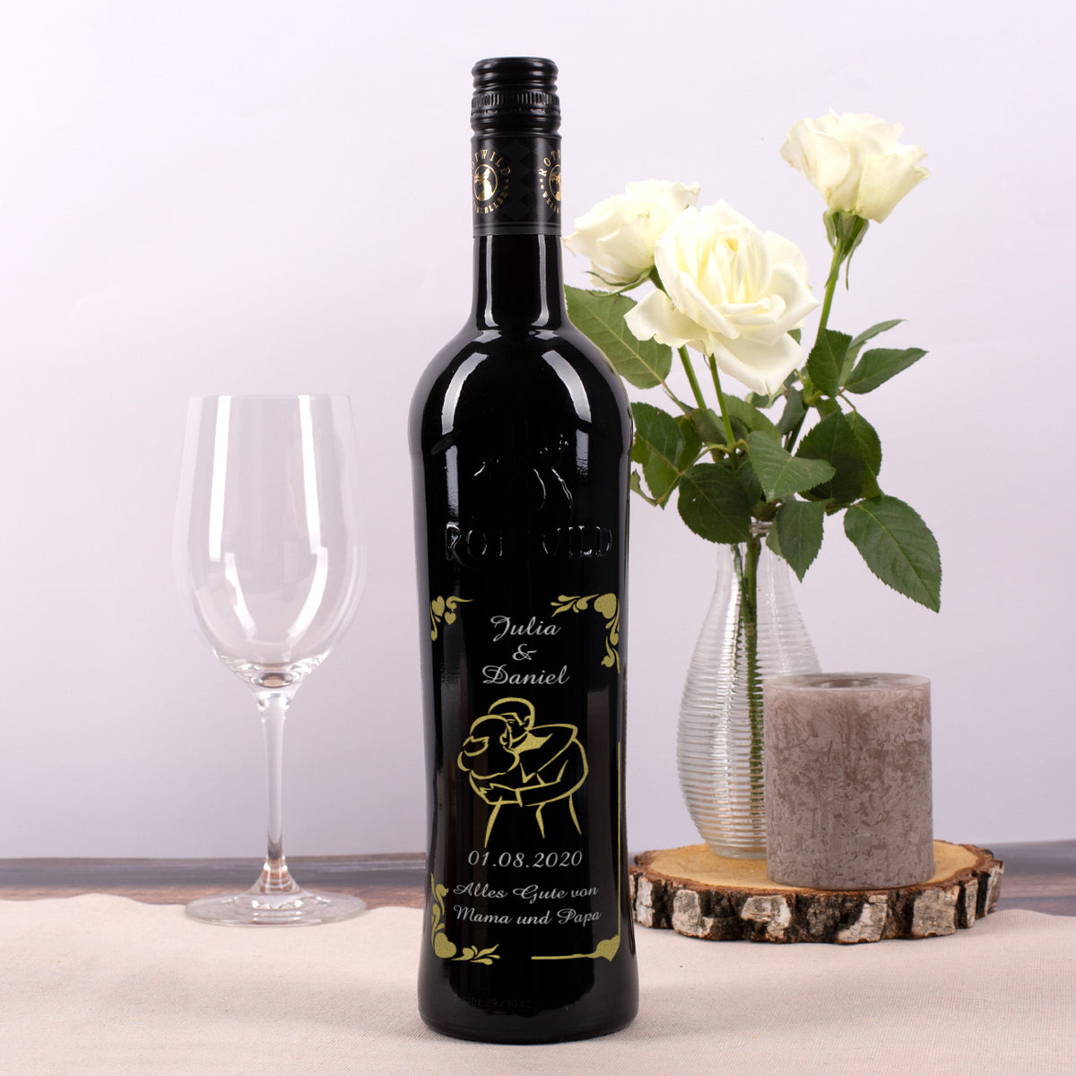 Rotwein mit zweifarbiger Gravur zur Hochzeit