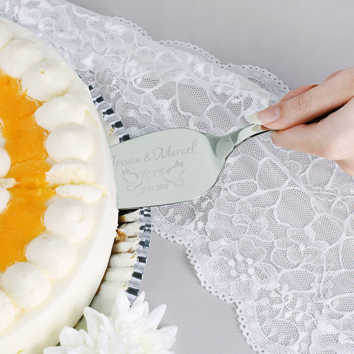Tortenheber von WMF graviert mit Taubenmotiv zur Hochzeit