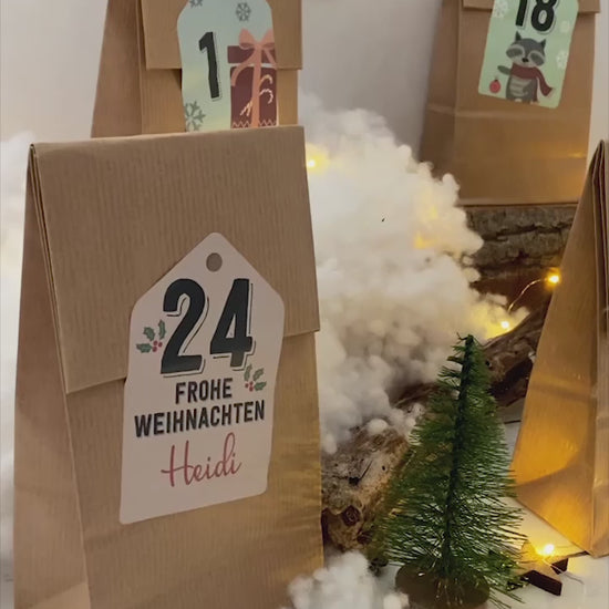 Adventskalender aus Kraftpapier Tüten mit tierischen Weihnachtsmotiven