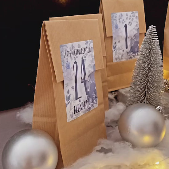 DIY Adventskalender aus Kraftpapier Tüten mit 24 weihnachtlichen Stickern im Watercolor Style