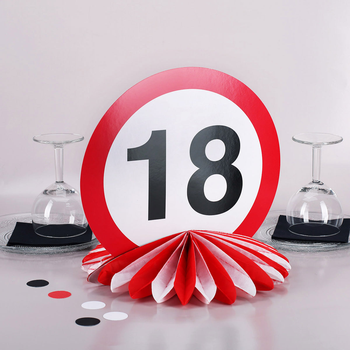 Tischdekoration zum 18. - Verkehrszeichen